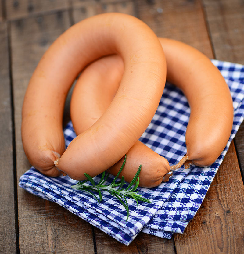 Lyoner Wurst auf dem Geschirrtuch